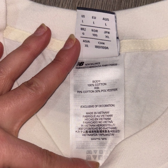 New Balance White and Blue Logo T-Shirt - Picture 5 of 6